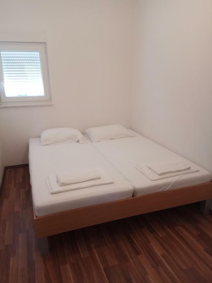 Апартаменти Apartman Medit Вир Екстер'єр фото